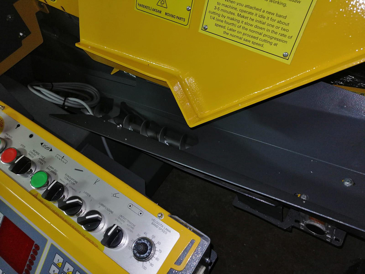 KESMAK KSE 400×600 автоматический колонный ленточнопильный станок