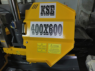 KESMAK KSE 400×600 автоматический колонный ленточнопильный станок